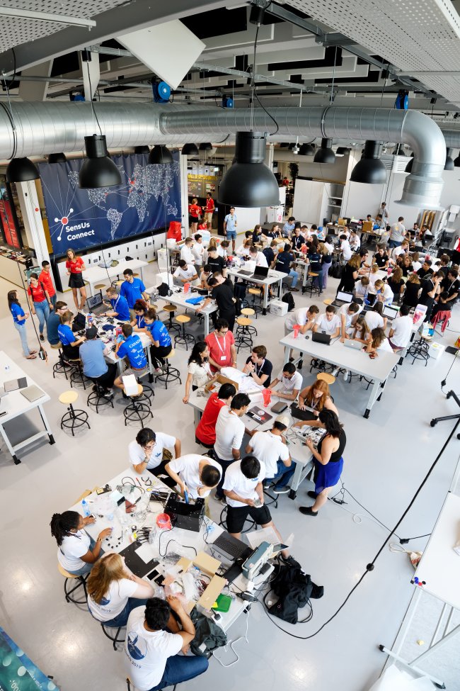 Enlarged view: competition day